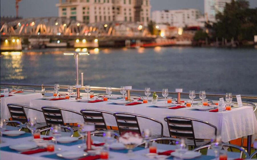 Bangkok: Carnival Dinner Cruise with Free-Flow Beer & Buffet - Is $41 good value?