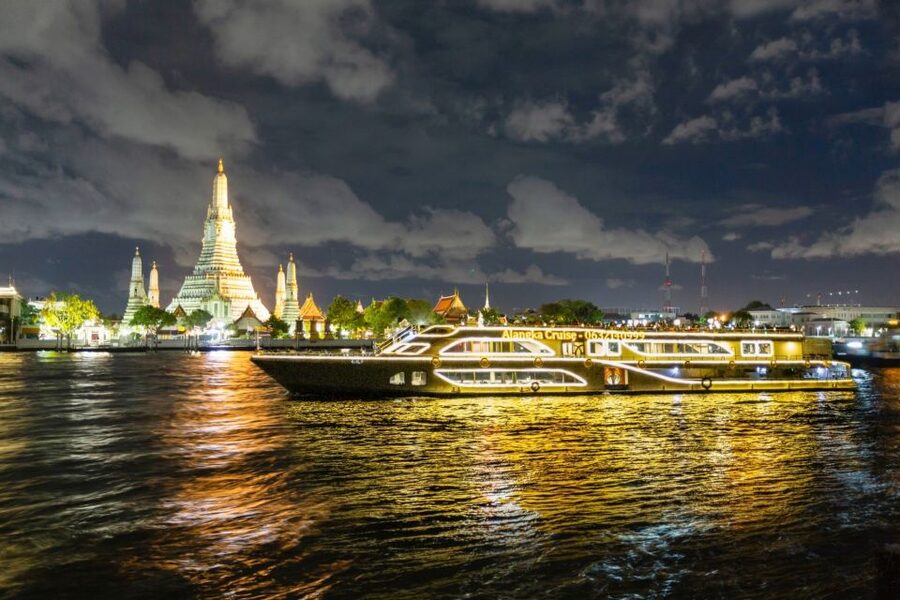 Bangkok: Chao Phraya Alangka Cruise at Icon Siam - What the $31 price really buys you