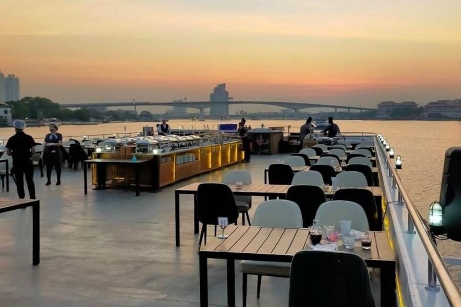 Bangkok: Chao Phraya Buffet Dinner Viva Alangka Cruise - Rainy-season route changes you should understand