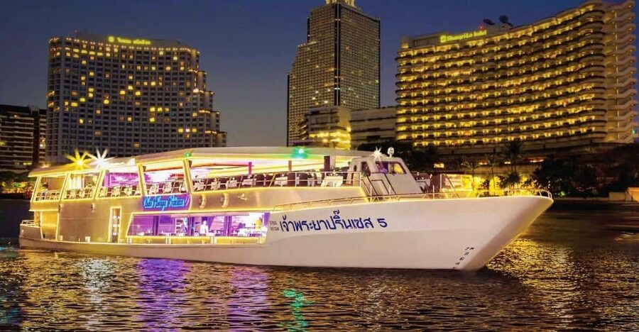Bangkok: Chao Phraya Princess Dinner Cruise - The Grand Palace seen from the water