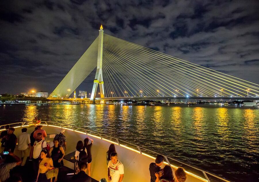 Bangkok: Chao Phraya Princess Dinner Cruise Ticket - What this Chao Phraya cruise is really like