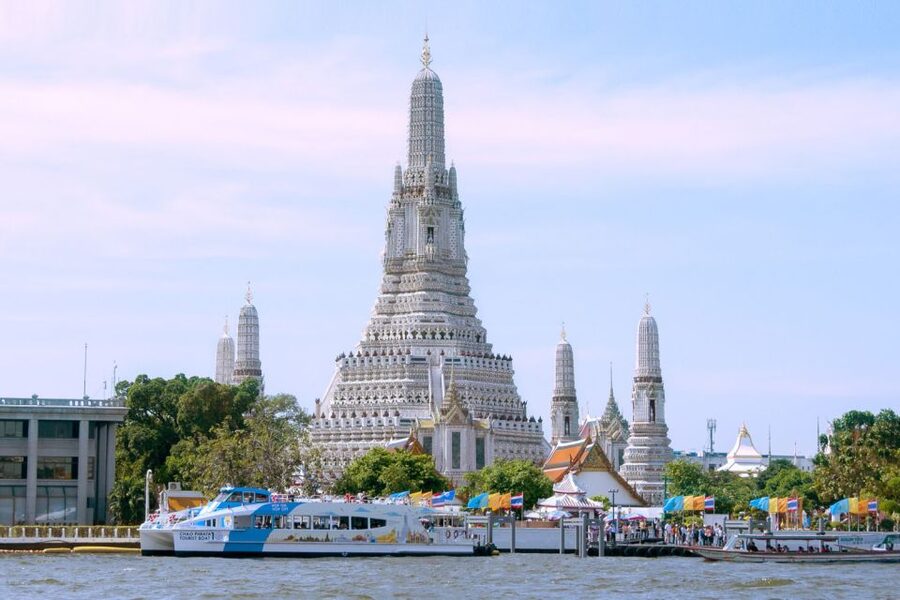 Bangkok: Chao Phraya River Hop-on Hop-off Boat - Rajinee, the flower markets, and Wat Pho
