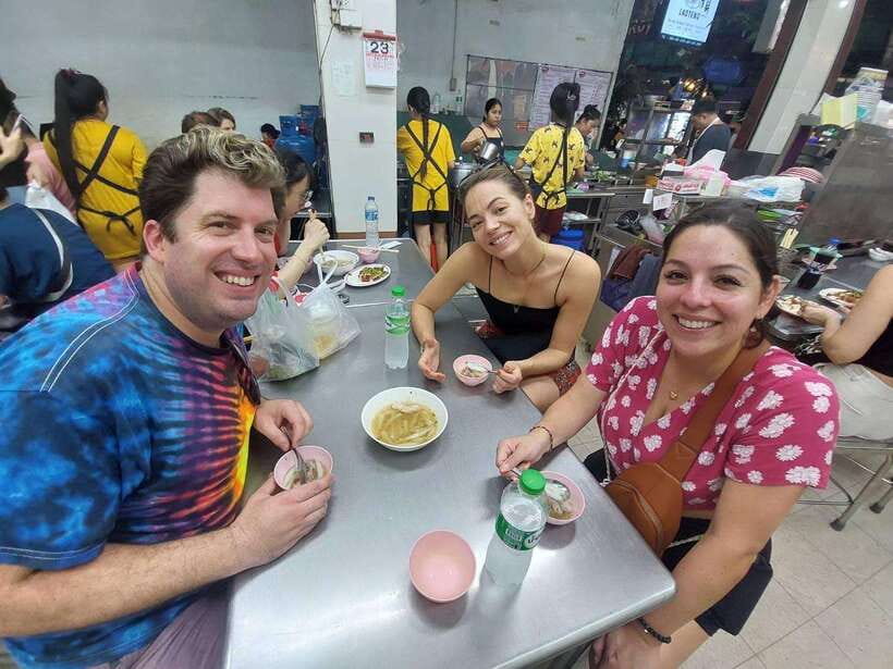 Bangkok: Chinatown Food Tour with Michelin Food Stalls - What the 10-Plus Tastings Feel Like