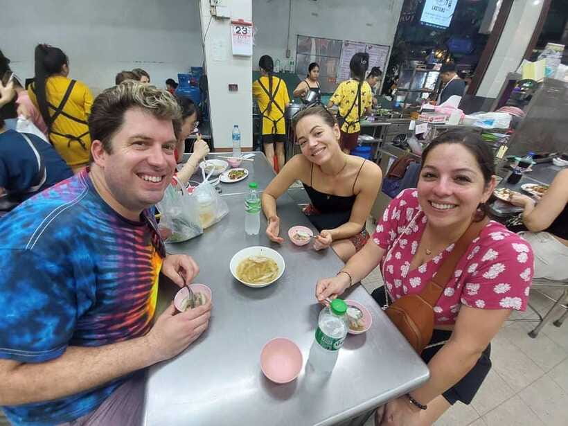 Bangkok: Chinatown Food Tour with Michelin Food Stalls - Ending With Sweets and Tea