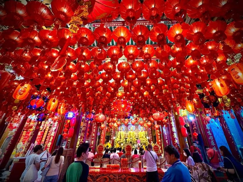 Bangkok: Chinatown & Taladnoi Street Art Guided Walking Tour - Tian Fah Foundation Hospital and the Golden Buddha story