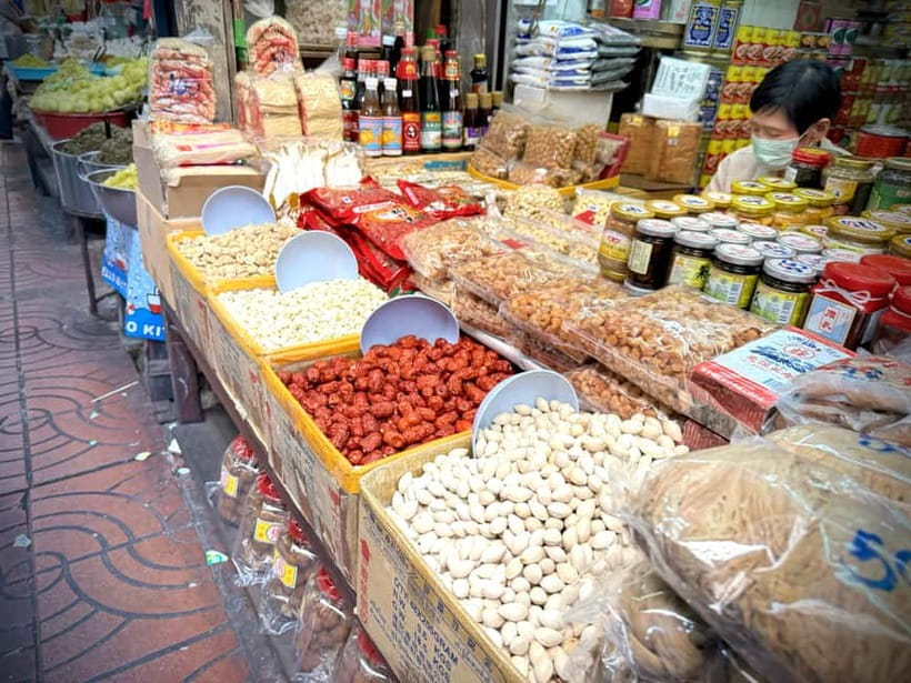 Bangkok: Chinatown & Taladnoi Street Art Guided Walking Tour - Wat Pathum Khongkha offers a quieter pause