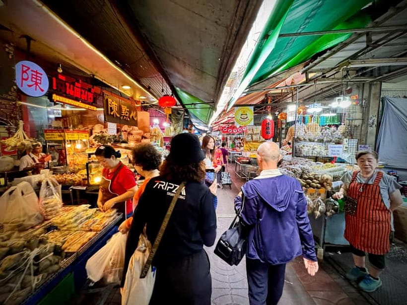 Bangkok: Chinatown & Taladnoi Street Art Guided Walking Tour - Finishing at River City Bangkok