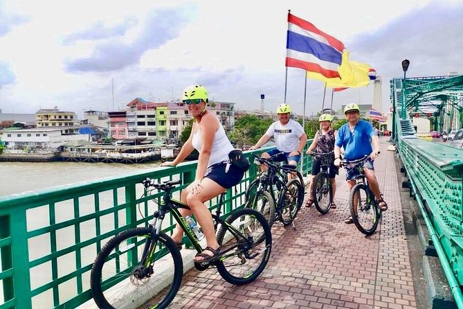 Bangkok City Bike Tour - Hotel-pickup & Lunch - Wat Prayoon and the white chedi
