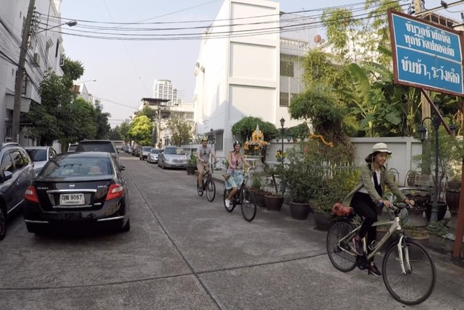 Bangkok City Culture Tour by Bike - Lumpini Park: Bangkok’s green breathing space