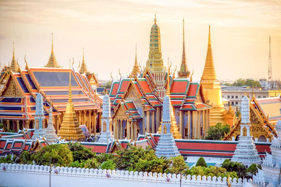 Bangkok: City Highlights Temple and Market Walking Tour - Starting at River City Bangkok