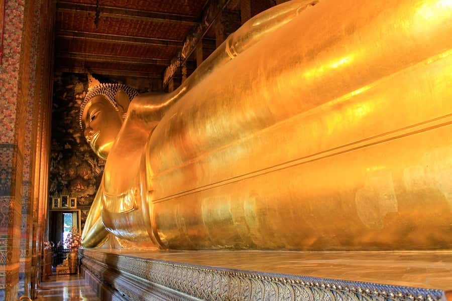 Bangkok: City Highlights Temple and Market Walking Tour - Grand Palace: ceremony, power, and scale