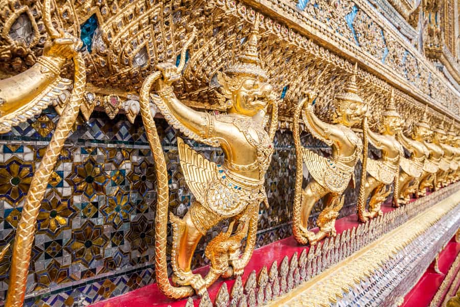 Bangkok: City Highlights Temple and Market Walking Tour - Wat Pho and the Reclining Buddha