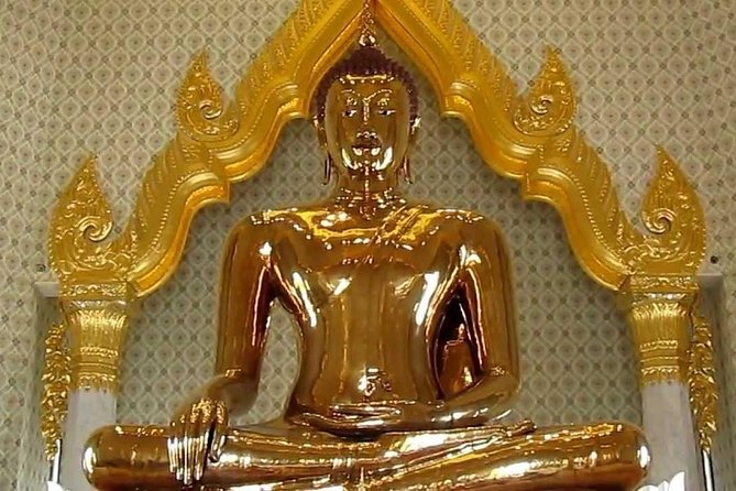 Bangkok City Highlights Tour: Grand Palace & Three Iconic Temples - Wat Pho, the reclining Buddha, and room to breathe