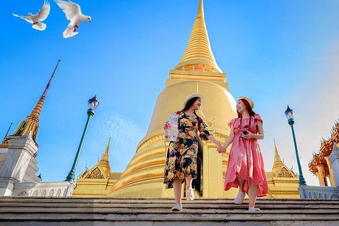 Bangkok Classic 3-Temples With Buffet Lunch Day Tour - Wat Arun: porcelain towers beside the Chao Phraya