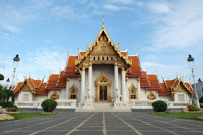 Bangkok Combo: Tuk Tuk App Pass, Chao Phraya Boat & E-sim - The app is the key to both convenience and frustration