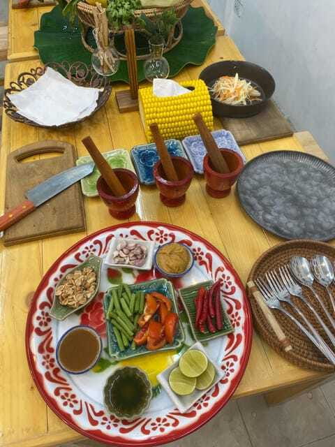 Bangkok Cooking Class : Traditional Thai dishes&Market Trip - What the experience gets right