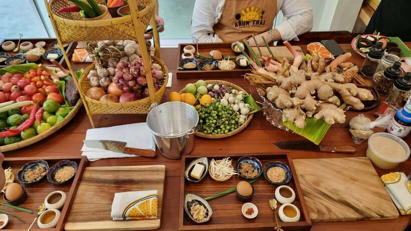 Bangkok: Cooking Class + Tuk Tuk Ride + Market Tour - Should you book Arun Thai Cooking School?