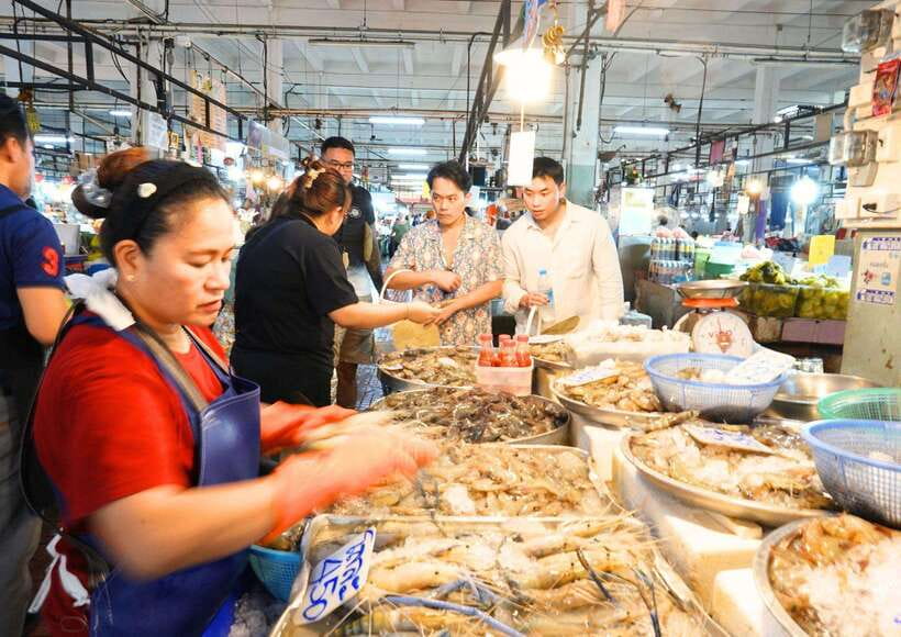 Bangkok: Cooking Class + Tuk Tuk Ride + Market Tour - A short tuk tuk ride into Bangkok’s local food life