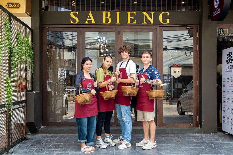 Bangkok: Cooking Class with Market Visit & Tuk Tuk Ride - Learning with experienced instructors