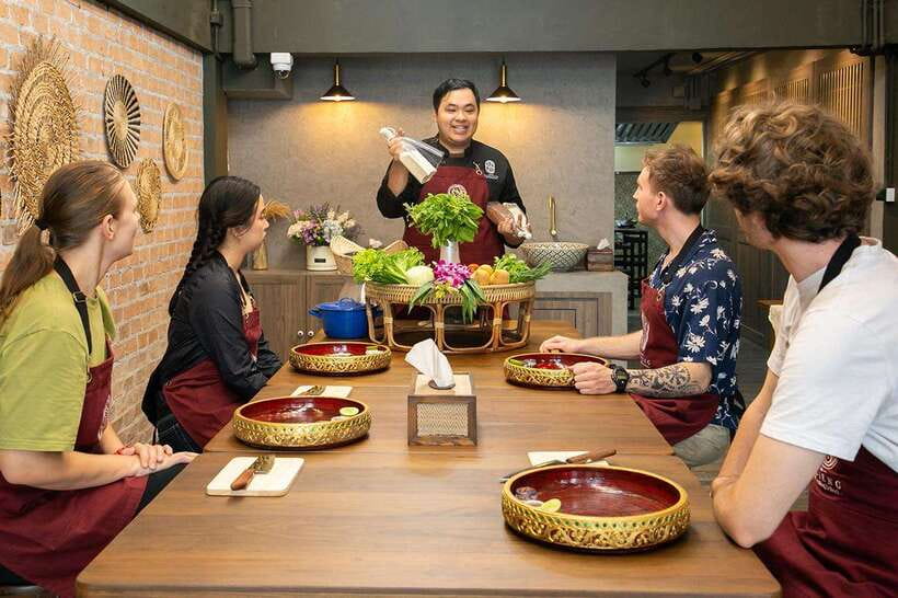 Bangkok: Cooking Class with Market Visit & Tuk Tuk Ride - Morning or afternoon session?