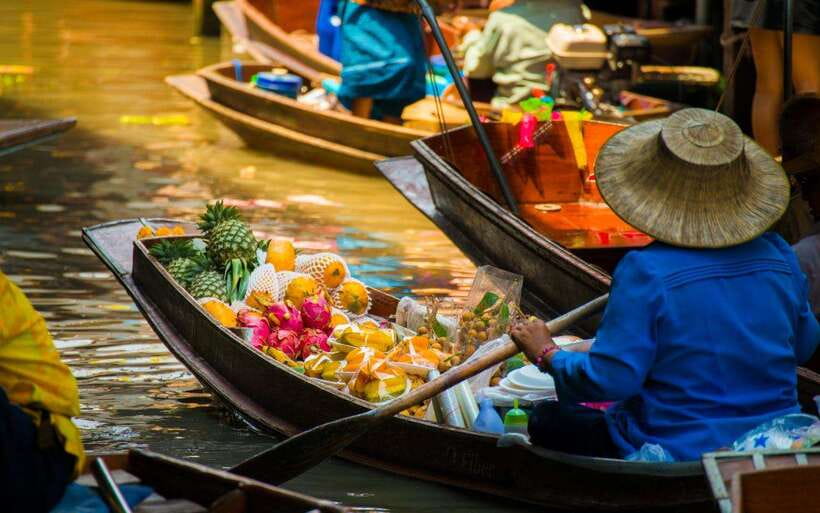 Bangkok: Damnoen Saduak and Train Market with Boat Ride - Who gets the most from this $27 tour