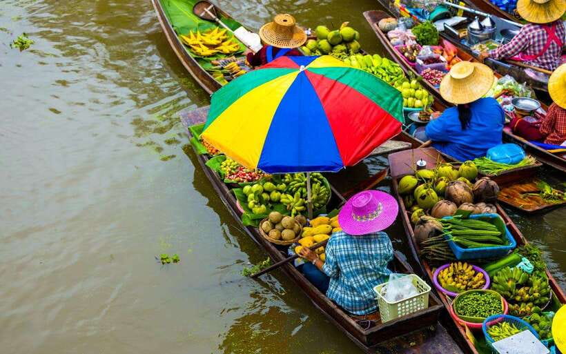 Bangkok: Damnoen Saduak and Train Market with Boat Ride - Guide quality can shape the whole day