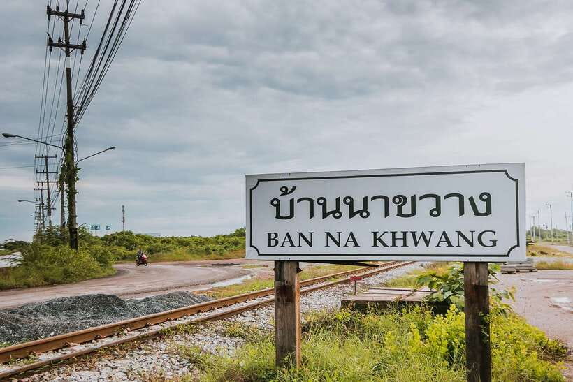 Bangkok: Damnoen Saduak Market and Maeklong Railway Market - The short transfer and your chance to eat