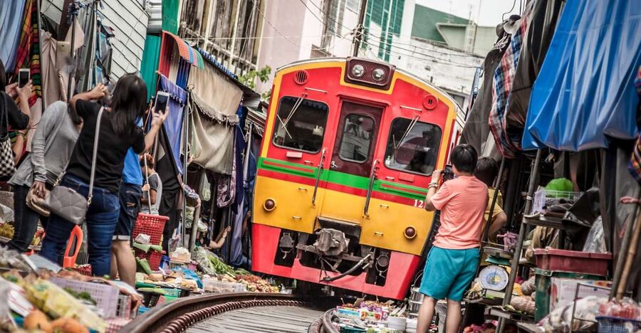 Bangkok: Damnoen Saduak, Train Market & Mahanakhon Day Trip - The five things worth knowing first