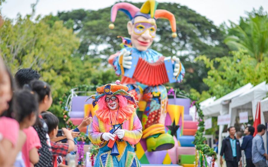 Bangkok: Dream World Entrance Ticket - Snow Town is Dream World’s strangest surprise