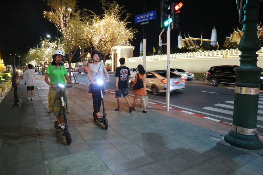 Bangkok: E-Scooter Night Tour with Local Street Food - Wat Pho, the Grand Palace, and the Giant Swing