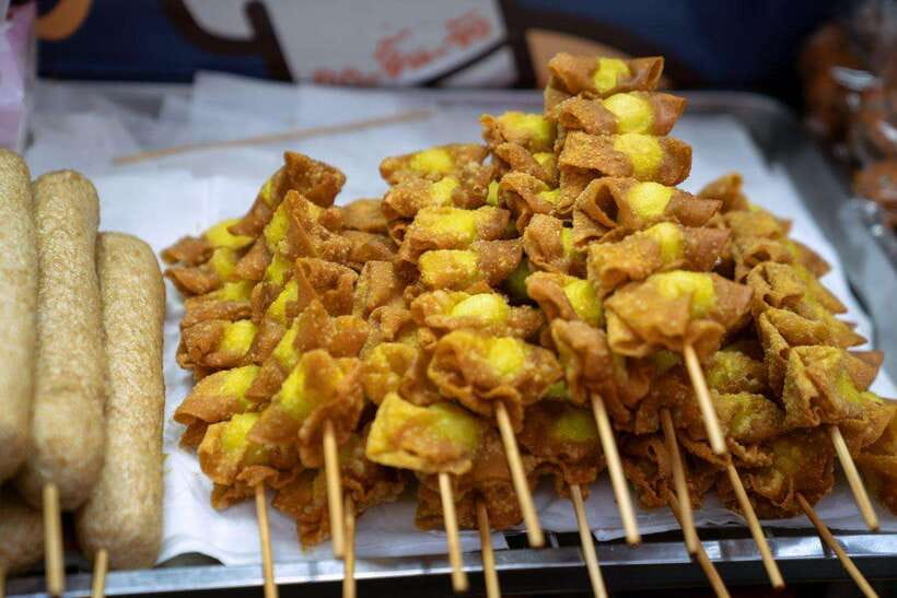 Bangkok Electric Tuk Tuk: Street Food & Markets - Baan Bu and the value of seeing working craft