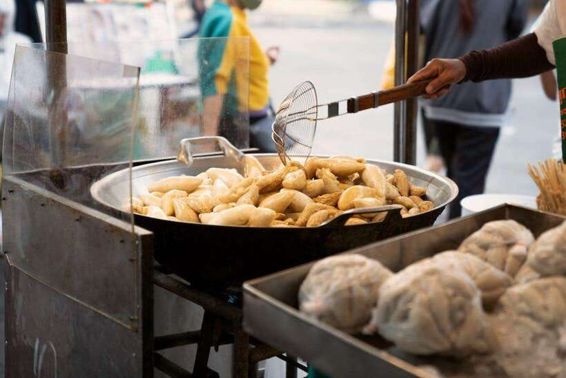 Bangkok Electric Tuk Tuk: Street Food & Markets - Meeting at Sanam Chai Station