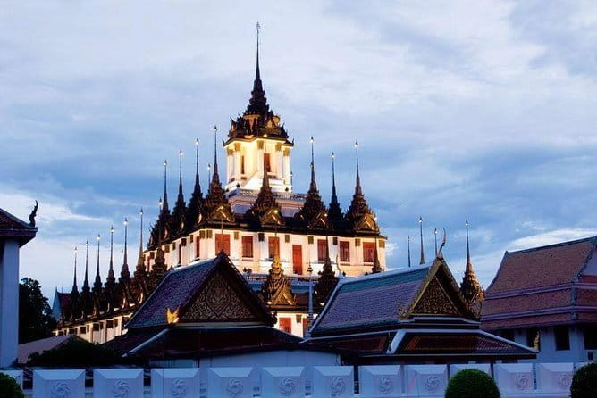 Bangkok Evening Food Tour by Tuktuk - Mahanak Market and central Thai street food
