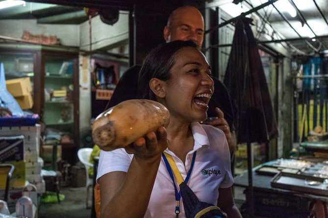 Bangkok Evening Street Food Tuk Tuk Adventure - The Grand Palace: a photo stop between courses