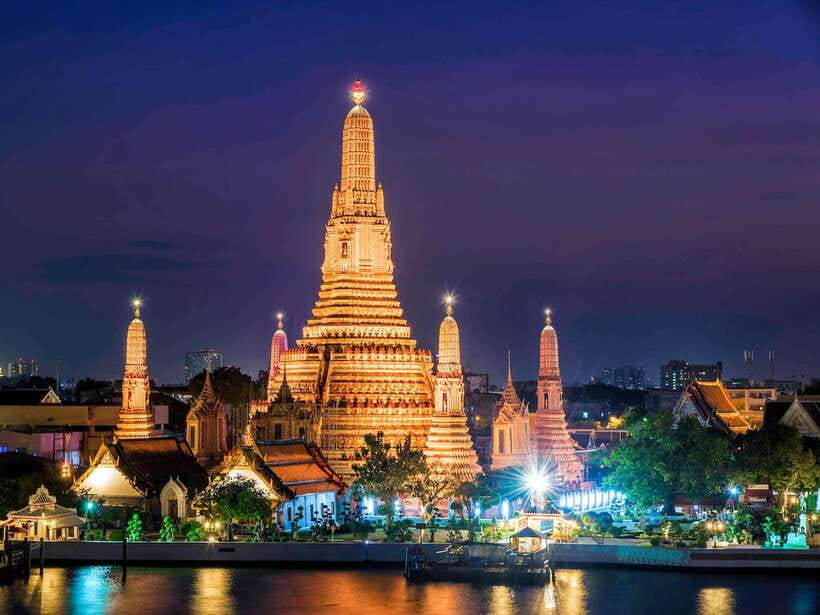Bangkok: Evening Tour with Wat Arun, Wat Pho & Tuk Tuk Ride - Why an evening tour works so well in Bangkok