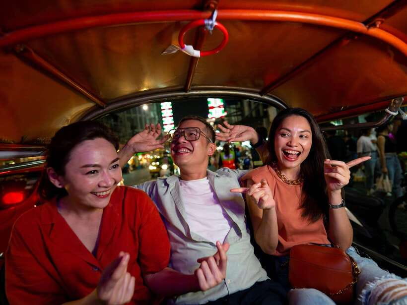 Bangkok: Evening Tour with Wat Arun, Wat Pho & Tuk Tuk Ride - Meeting at Tha Tian Pier before 4:30 pm
