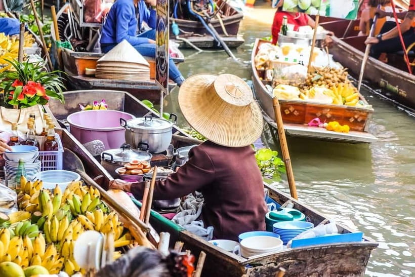 Bangkok: Floating Market, Phra Pathom Pagoda & Cafes Tour - A Big Day Beyond Bangkok