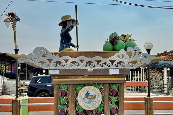 Bangkok: Floating Market & Train Market with Train/Boat ride - What to expect at Damnoen Saduak Floating Market