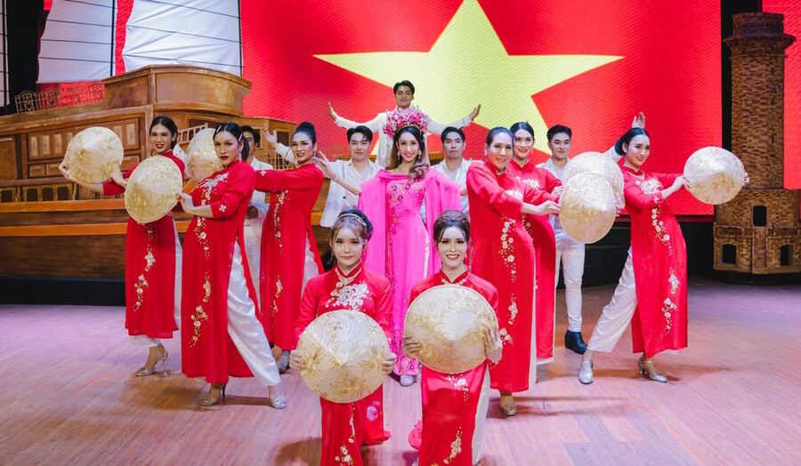 Bangkok: Golden Dome Cabaret Show Entry Ticket - Key points at a glance