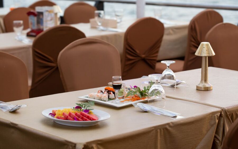 Bangkok: Grand Chao Phraya Dinner Cruise with Live Show - Key points to know before booking
