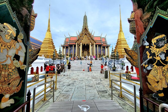 Bangkok Grand Palace and Temples Private Tour - Crossing to Wat Arun on the Chao Phraya