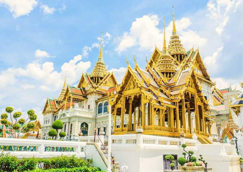 Bangkok: Grand Palace & Emerald Buddha Entry with Audioguide - Walking, clothing, and access concerns