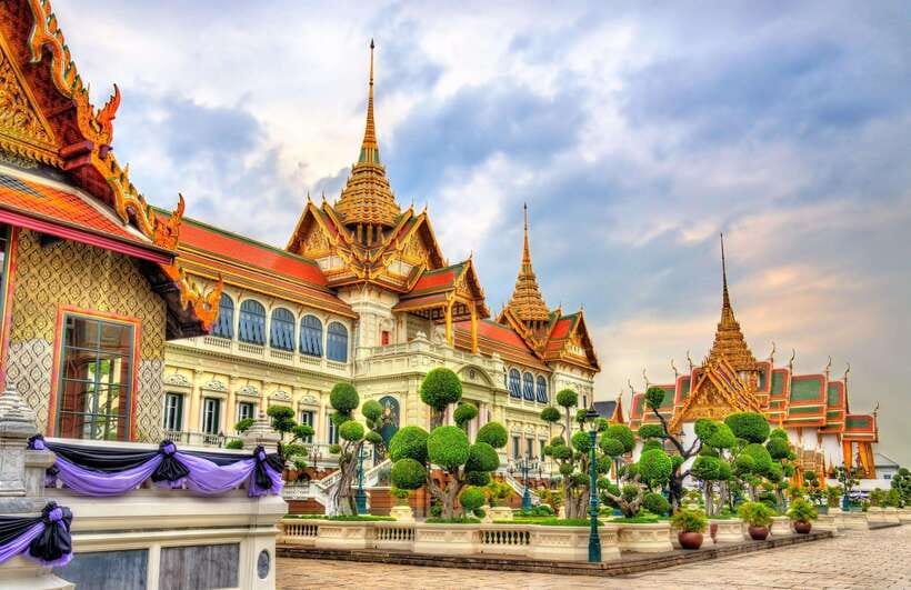 Bangkok: Grand Palace, Wat Pho, and Wat Arun Guided Tour - Why this three-temple route works so well