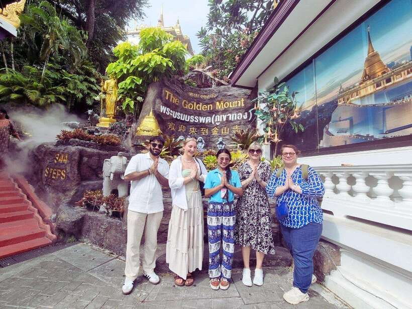Bangkok: Grand Palace, Wat Pho, Wat Arun and Wat Sa Ket Tour - Lunch in Bangkok gives the day a needed pause
