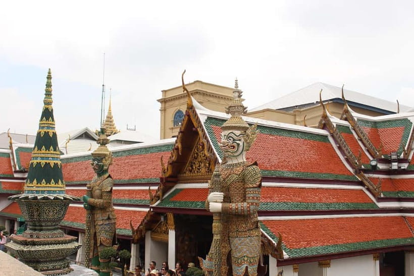 Bangkok: Grand Palace, Wat Pho, Wat Arun Sacred & Local Tour - Pak Khlong Talat, Bangkok’s flower market