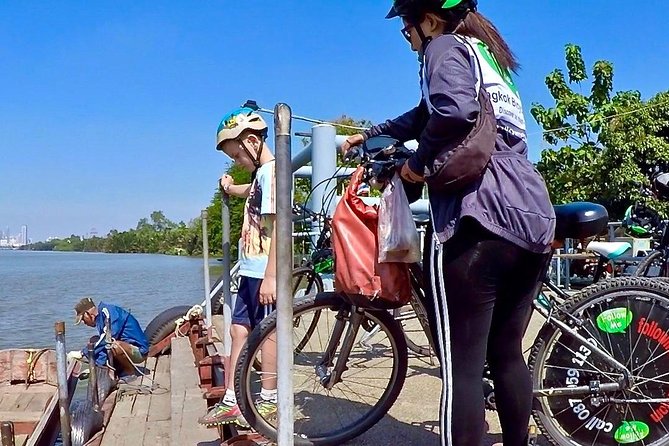 Bangkok Green Oasis 4-Hour Bike Tour with Boat Ride - Markets, snacks, and everyday local life