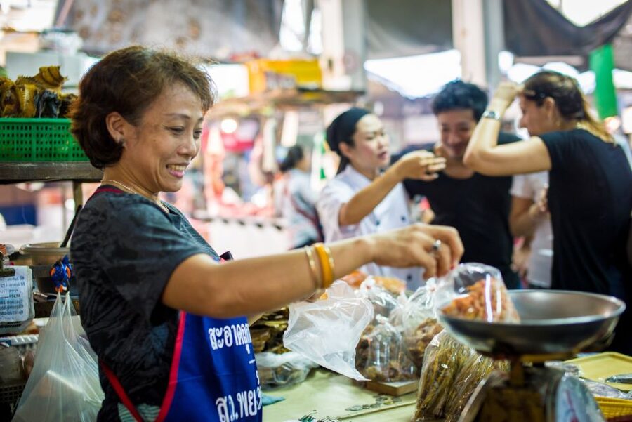 Bangkok: Half-Day Thai Cooking Class in Bangrak District - What the chefs add to the experience