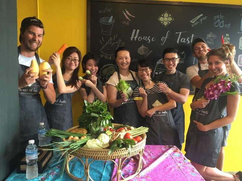Bangkok: Hands-on Thai Cooking Class and Market Tour - What you cook from Monday through Sunday