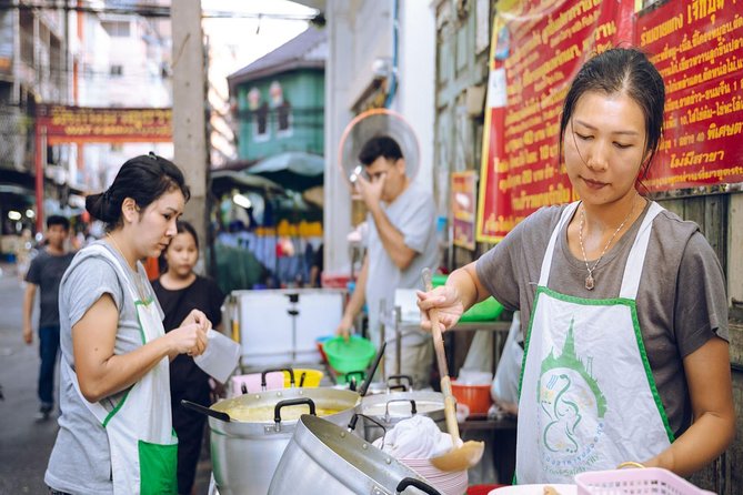Bangkok Hidden Gems: Talad Noi, Chinatown & Street Food Tour - Holy Rosary Church and the Catholic thread