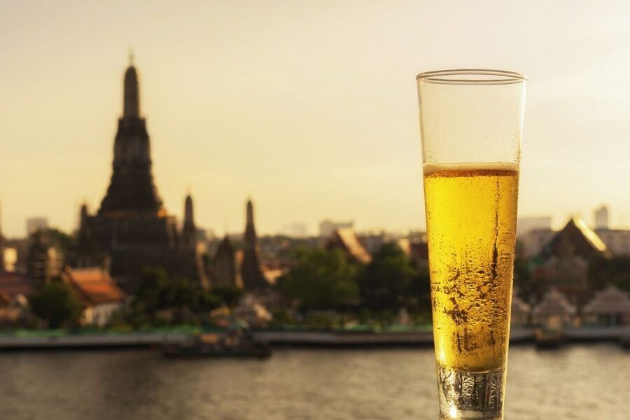 Bangkok: Historical Temples Tour & Hidden Bar at Sunset - Crossing the river when the ferry is not running